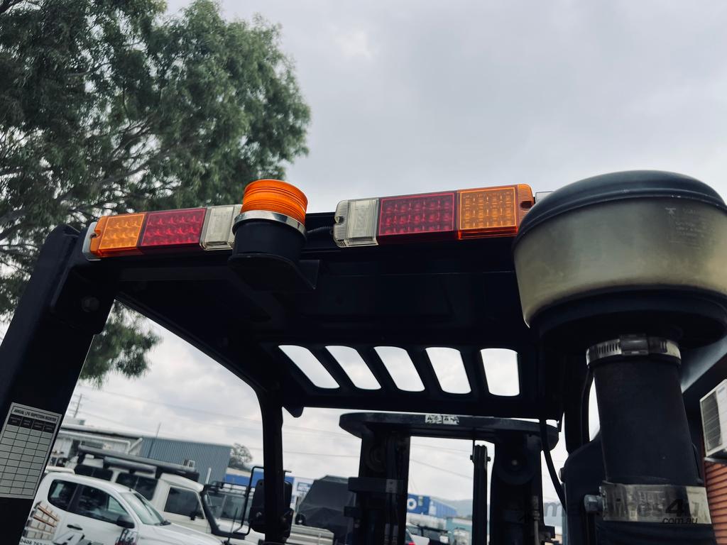 Used Low Hour 3000kg LPG Forklift